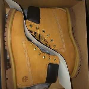 Brand new woman timberlands size 9